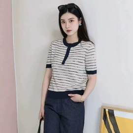 女式针织衫;女式羊毛衫;连衣裙