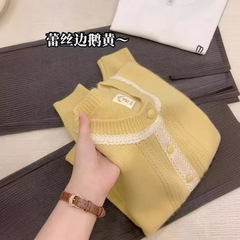 ヨーロッパの商品は綺麗でファッション的で高級感があります。レースの縁のガチョウの黄色のカーディガンは独特で綺麗です。