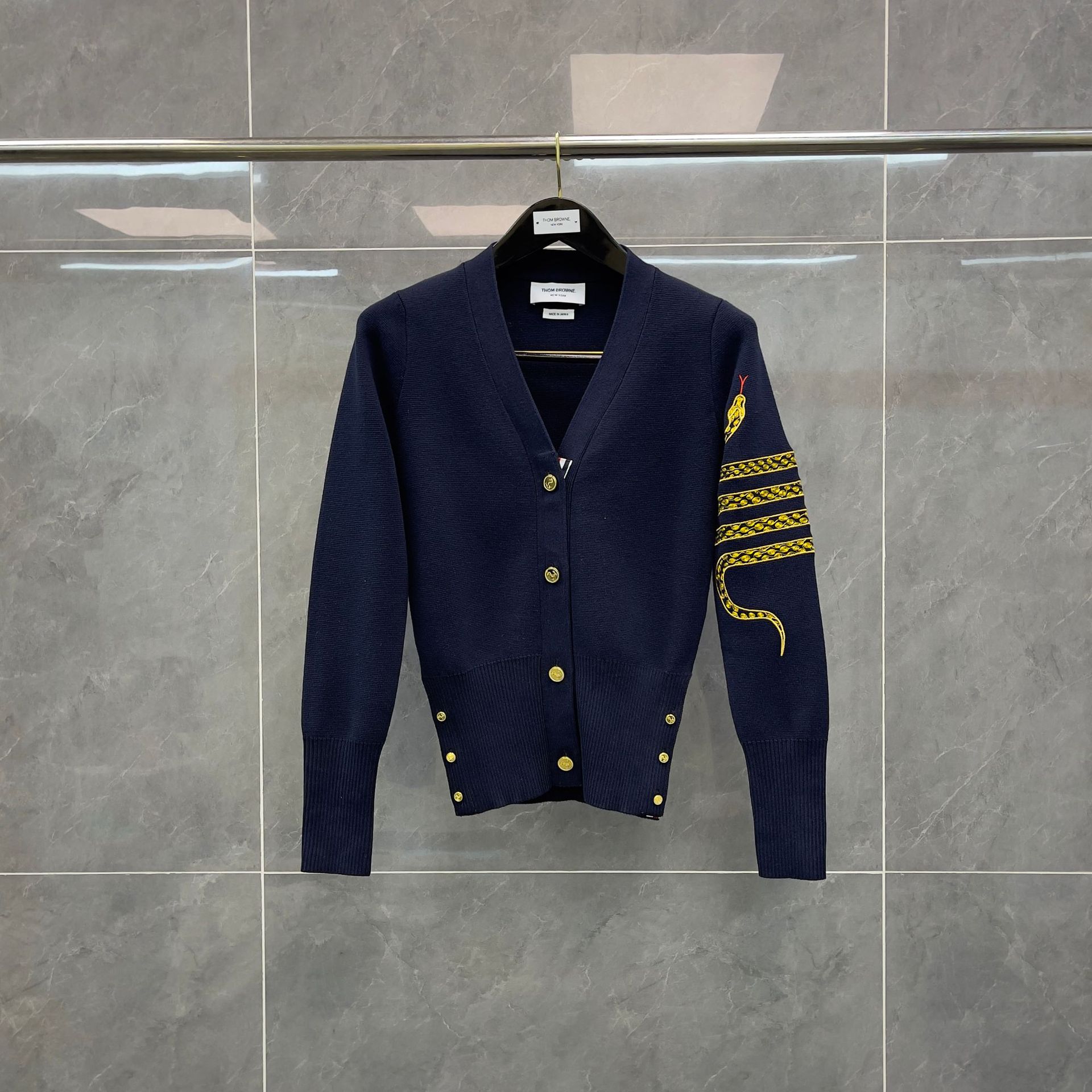 工厂直营潮流TB春季新款女士蛇来运转金币蛇形刺绣开衫时尚休闲