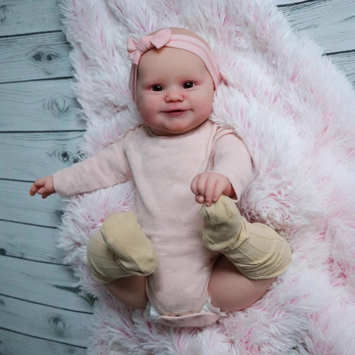 50cm muñeca de simulación linda Maddie pelo pintado a mano suministro de comercio electrónico transfronterizo entrega de una pieza
