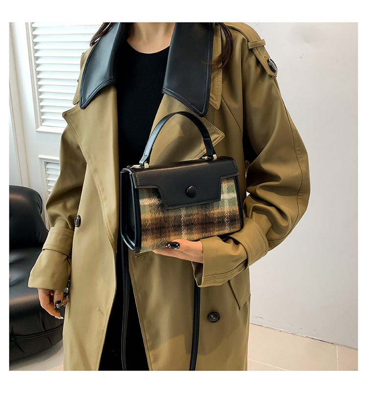 The textured color-blocking small square bag for the 2024 autumn and winter season features a cute checkered handbag with a niche design and a patchwork styling crossbody bag undefined