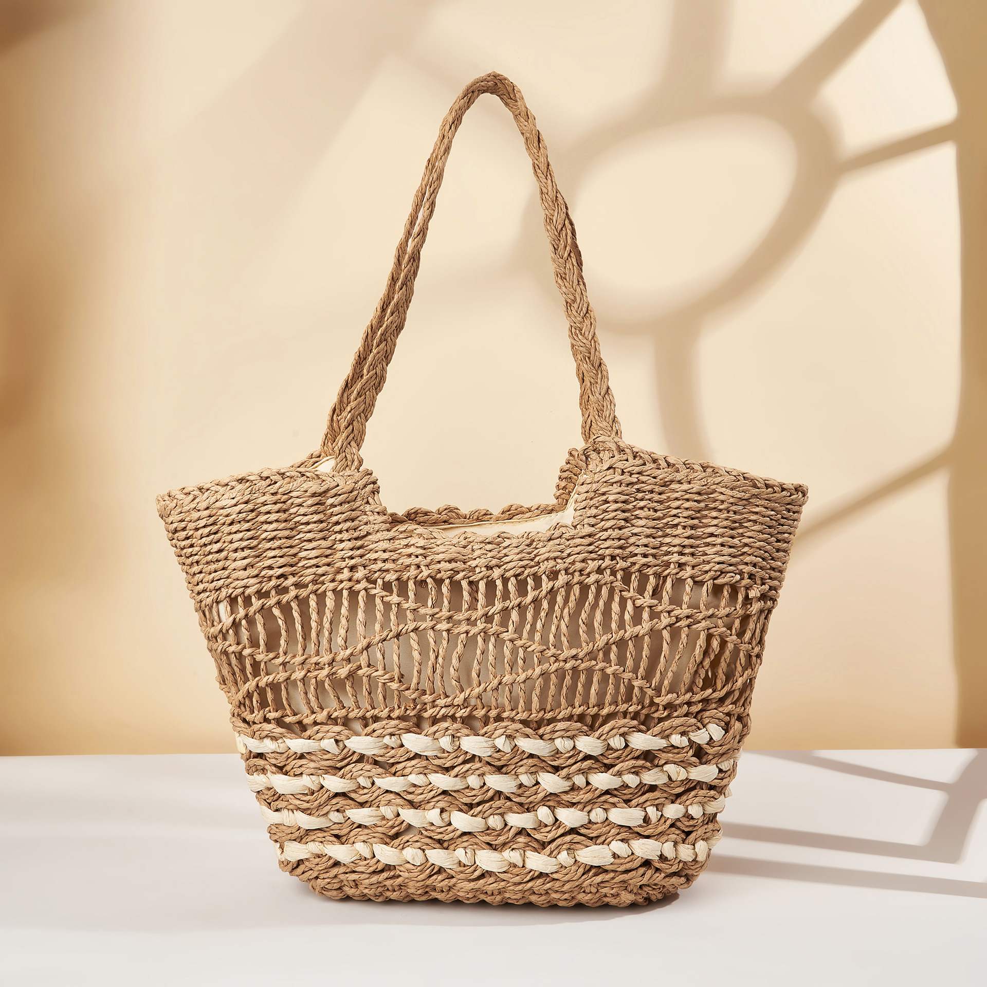 New hollow pattern grass handbag, beach single shoulder women's bag, woven bag_voghion.com