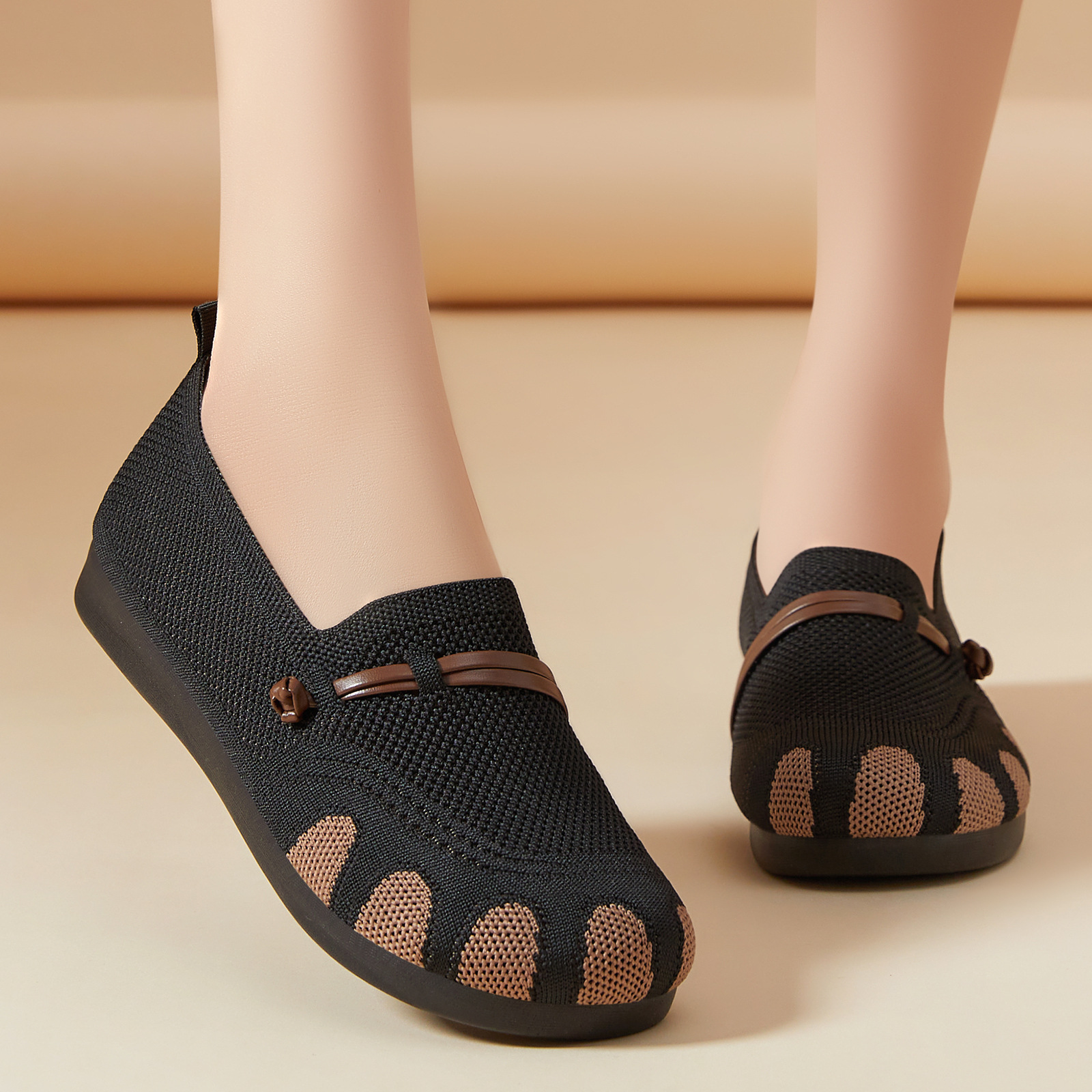 Zapatos de mujer zapatos casuales de primavera zapatos de malla superficial zapatos de suela suave zapatos de una sola luz zapatos de madre transpirables