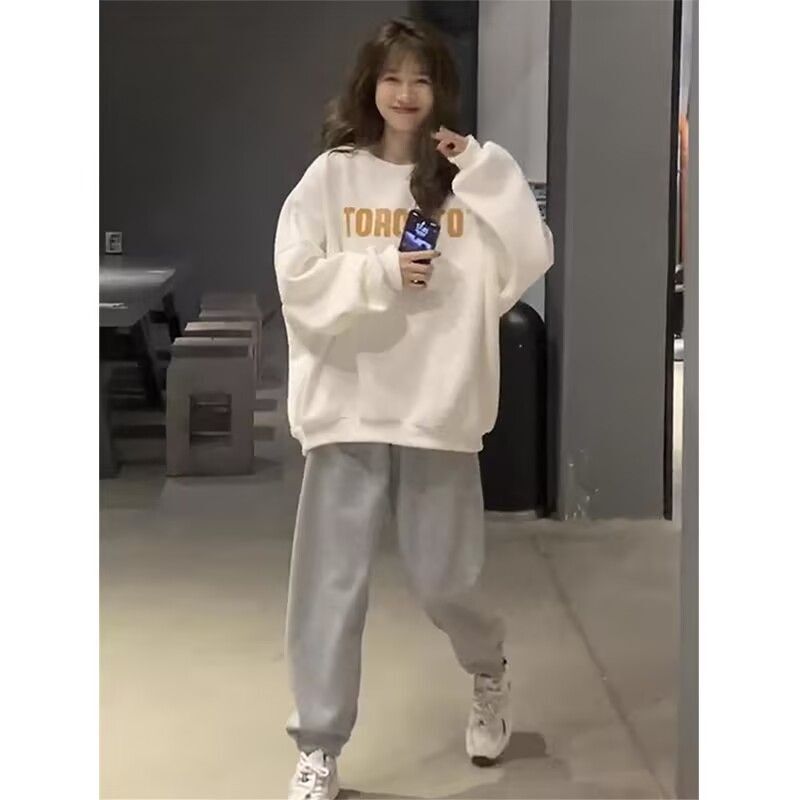 This Year's Popular Autumn and Winter Clothing Is Paired with a Complete Set of Women's Casual Age-Reducing Hong Kong Style Large Size Velvet Sweatshirt and Pants Two-Piece Set