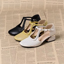 包头厚底粗跟女凉鞋软皮外穿一字扣夏季新款透气镂空洞洞鞋凉鞋女