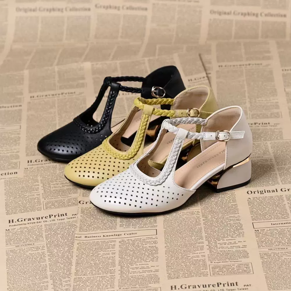 包头厚底粗跟女凉鞋软皮外穿一字扣夏季新款透气镂空洞洞鞋凉鞋女