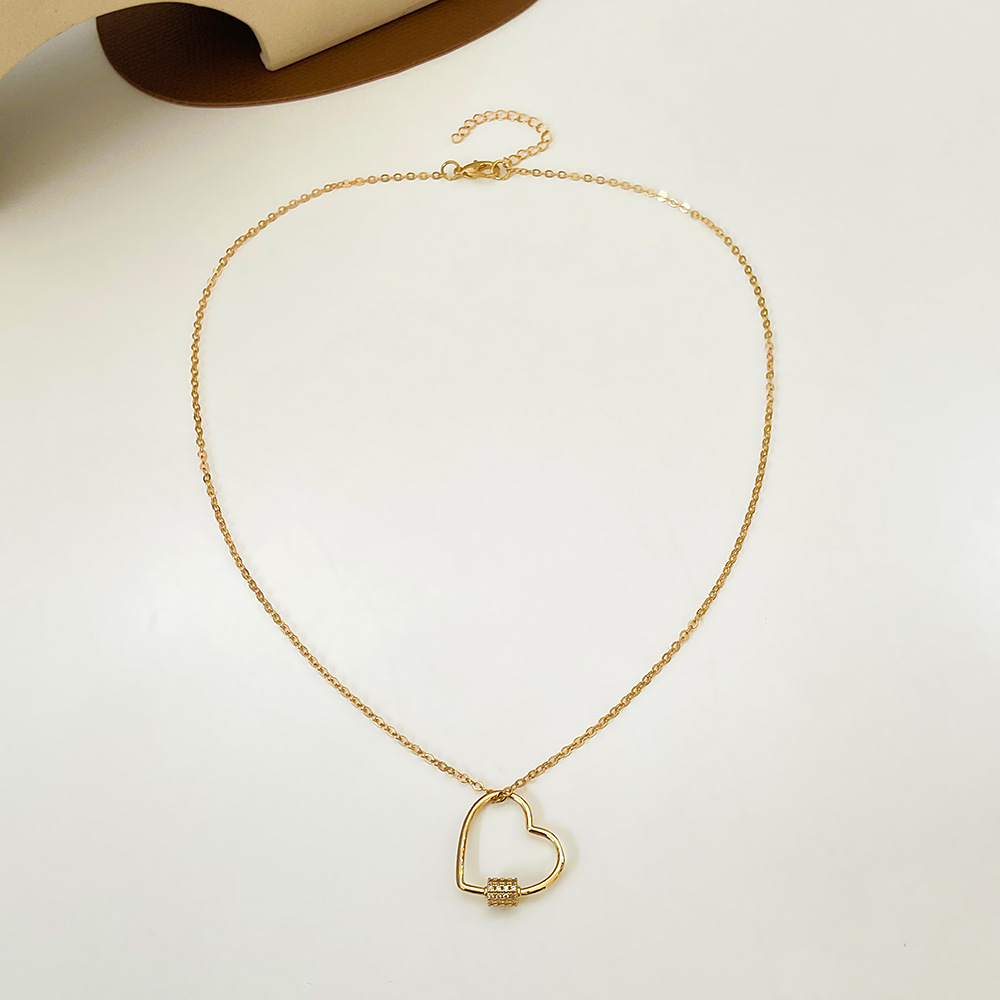 retro hollow heart-shaped geometric copper necklace