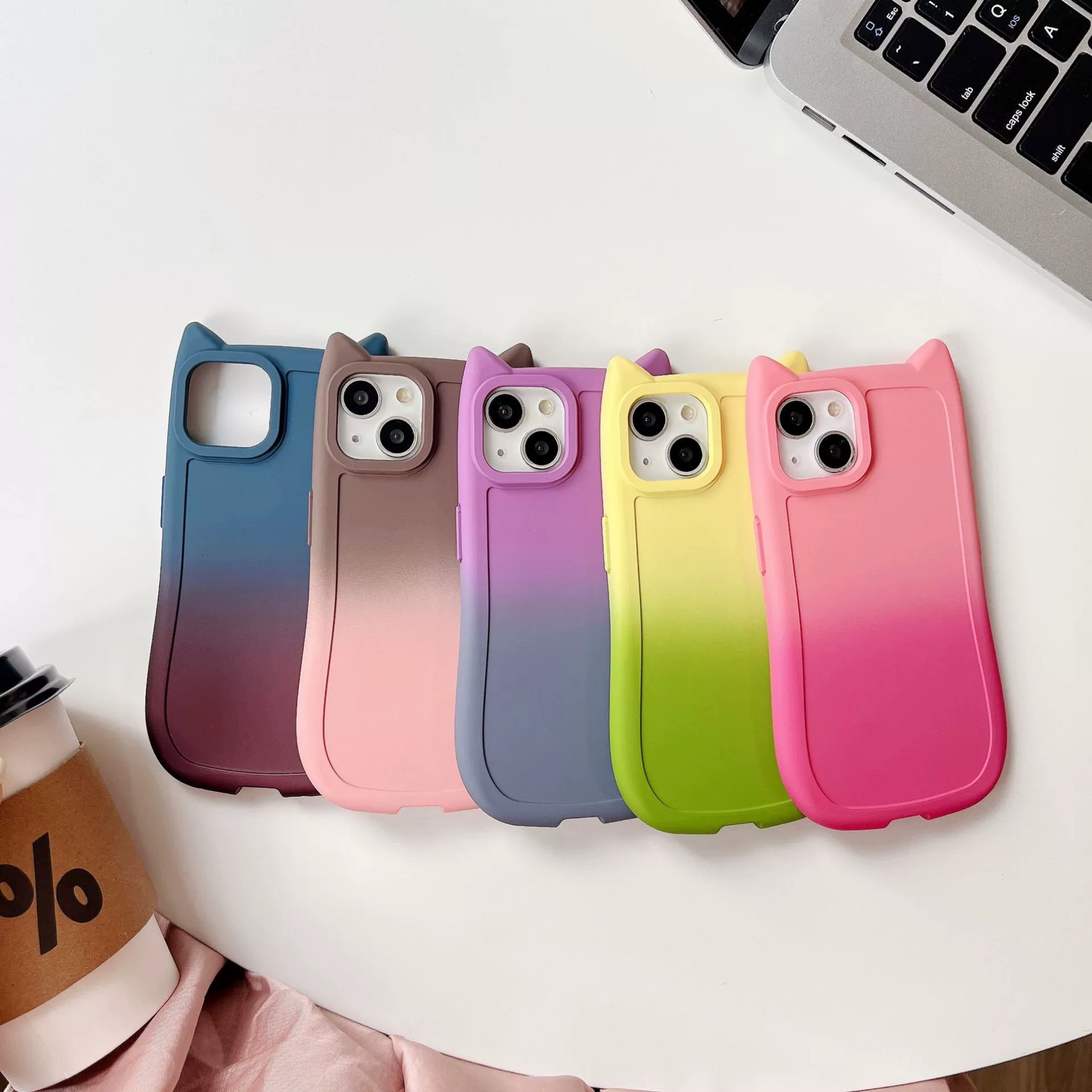 Защитный силиконовый чехол двухцветного градиента для iPhone 15 Pro / Pro Max - ударопрочный, защита при падении