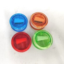 跨境电商单孔可转动塑料卷笔刀圆形造型铅笔刨4色透明儿童转笔刀