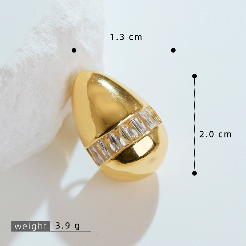 Europa y los Estados Unidos espiral gota de cobre micro incrustación 18K oro chapado retro simple moda transfronteriza colgante de collar de venta caliente de mujer