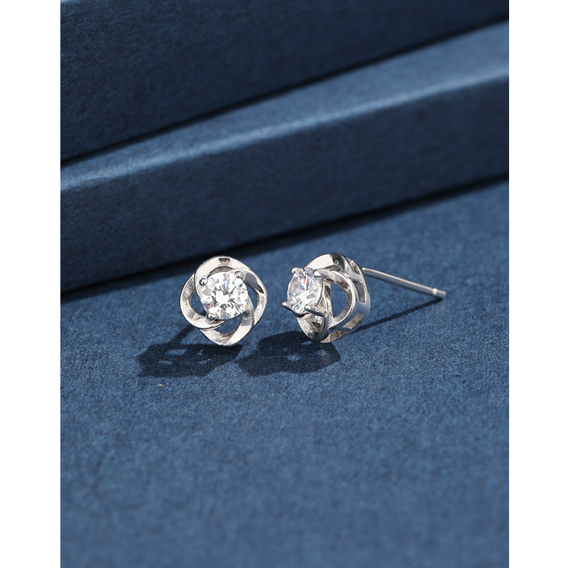 Simple zircon tetrafolia pernos de plata esterlina 925 nicho delicado aretes de alta sensación para mujeres pequeños aretes de agujeros de orejas