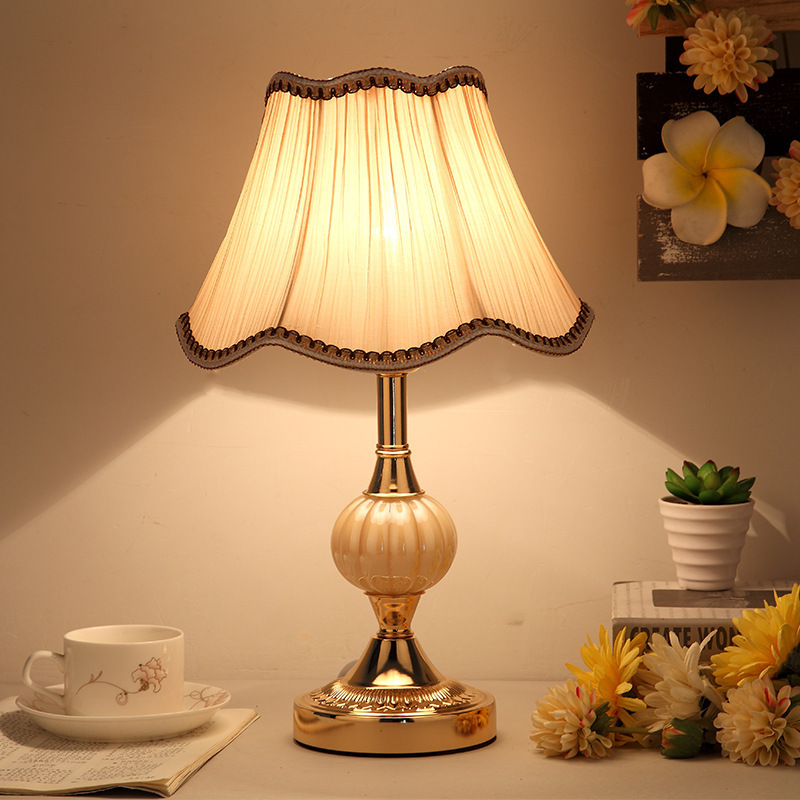 Cross-Border Exclusive European Simple Glass Table Lamp Scandinavian Bedroom Bedside Lamp American Modern Retro High-End Accessible Luxury Cross-Border Exclusive European Simple Glass Table Lamp Scandinavian Bedroom Bedside Lamp American Modern Retro High-End Accessible Luxury