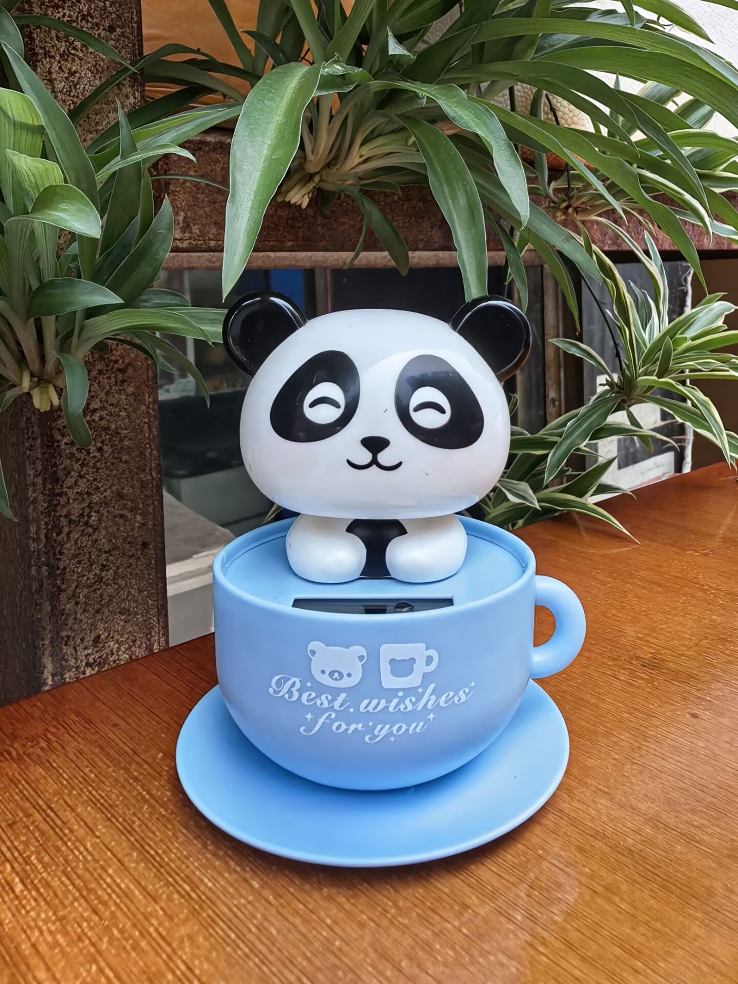 Solar-Powered Panda Bobblehead Ornament, Cute Cartoon Car Interior Creative Decoration, New Model Nodding Doll for Car
