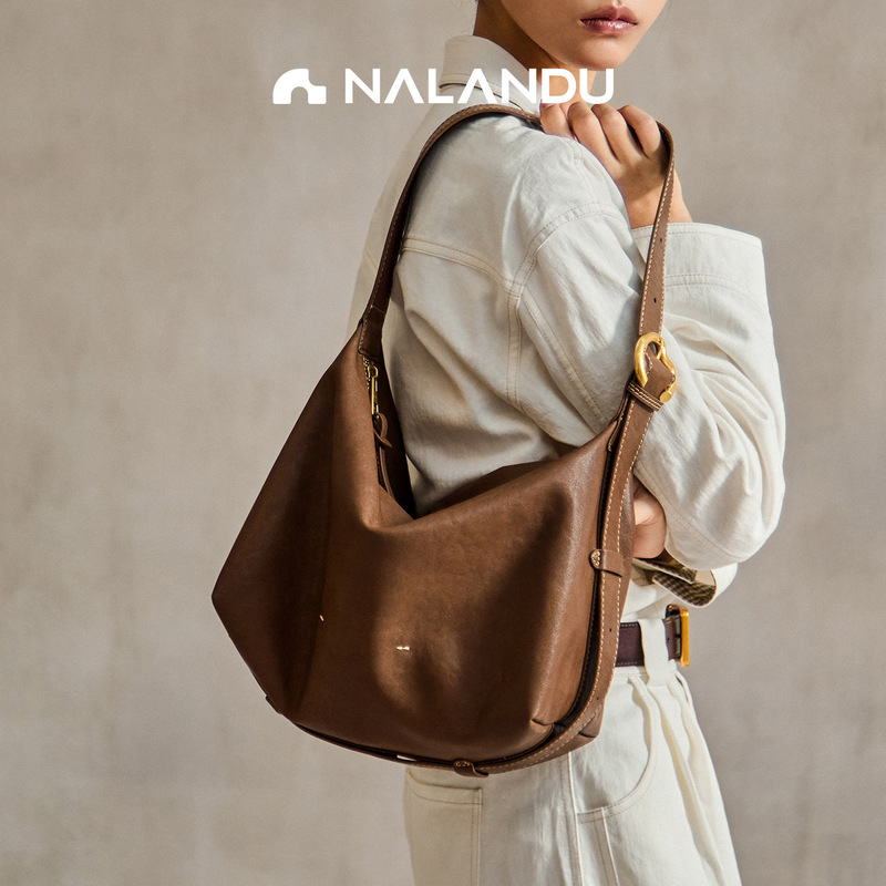 Large Cheese Bag Women's Crossbody Tote Bag Large Capacity 2026 New Women's Bag Commuting Shoulder Bag