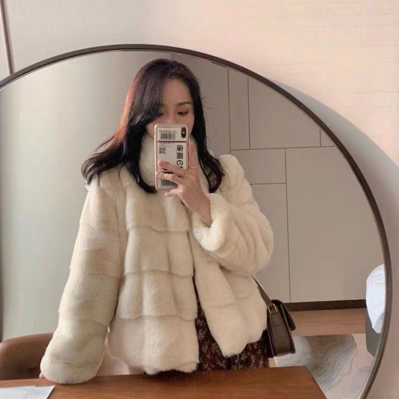 Imitation Mink Fur Outwear for Women, New Style Winter Style, Loose Furry Short Thickeneded Rabbit Fur Stand Collar Outwear Imitation Mink Fur Outwear for Women, New Style Winter Style, Loose Furry Short Thickeneded Rabbit Fur Stand Collar Outwear