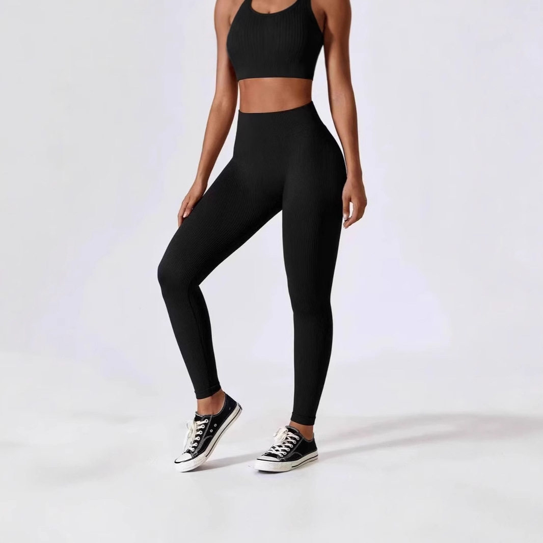 European and American Style Black High-Waisted Hip-Lifting Cropped Leggings for Women, Comfortable for Sports and Fitness, Made of Polyester, Suitable for Outerwear, High Elasticity, Slimming Effect