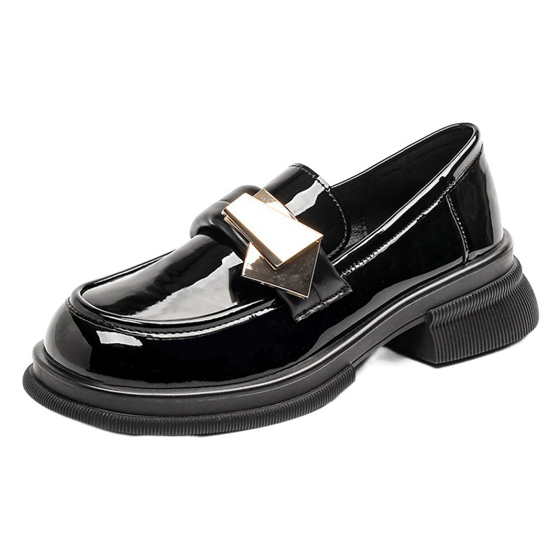 Женские кожаные туфли на толстой подошве, новинка 2025 года, британский стиль ретро, черные лакированные лоферы на толстом каблуке, большие размеры 41-43