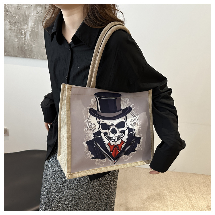 New fashionable skull canvas bag, women's large-capacity tote bag, single-shoulder bag for classes, 2024 fashionable tote bag undefined