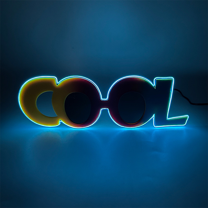 Gafas luminosas para fiestas en la playa, accesorios de modelado de fotos de cumpleaños de celebridades de Internet, gafas luminosas LED con letras COOL de colores