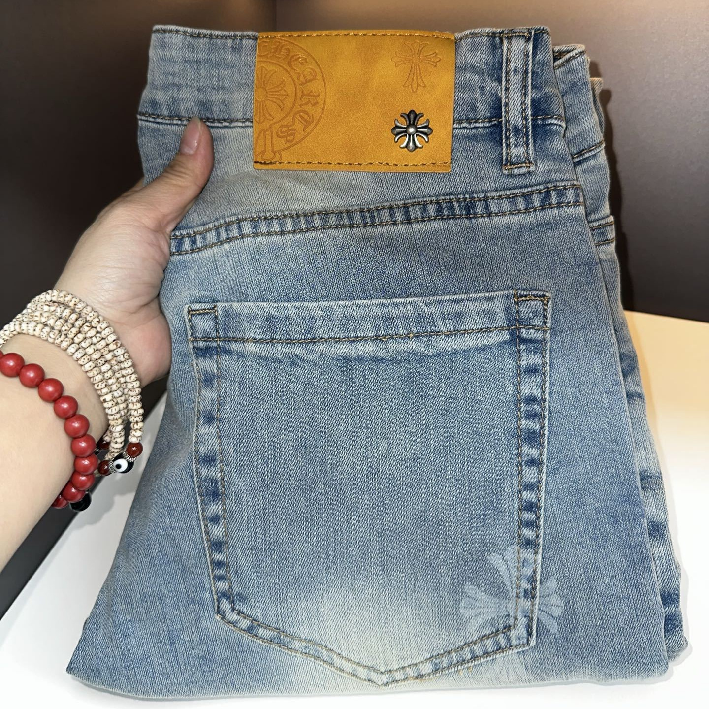 Nuevos productos vaqueros europeos de alta gama para hombres Four Seasons Cross Stereo Print Slim Slim Elástico Lavado Pantalones rectos pequeños