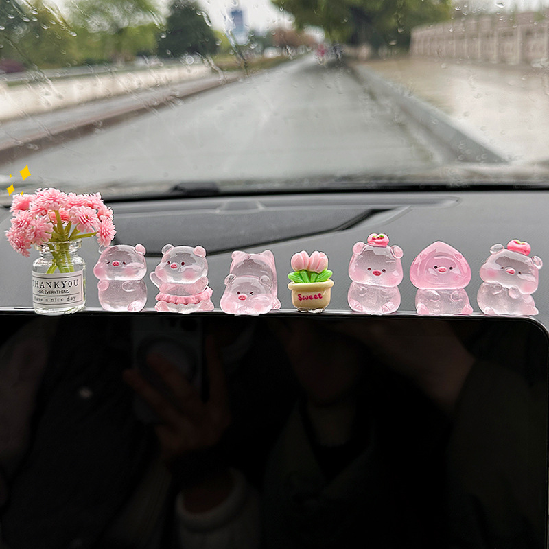 かわいい桃の子豚の車内のアクセサリーは2025の新型の自動車の中でコンソールを解凍して癒します。|undefined