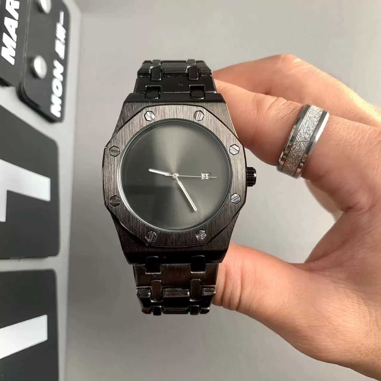 无logo圆形手表男款小众设计高级感银色钢带日历极简风学生石英表