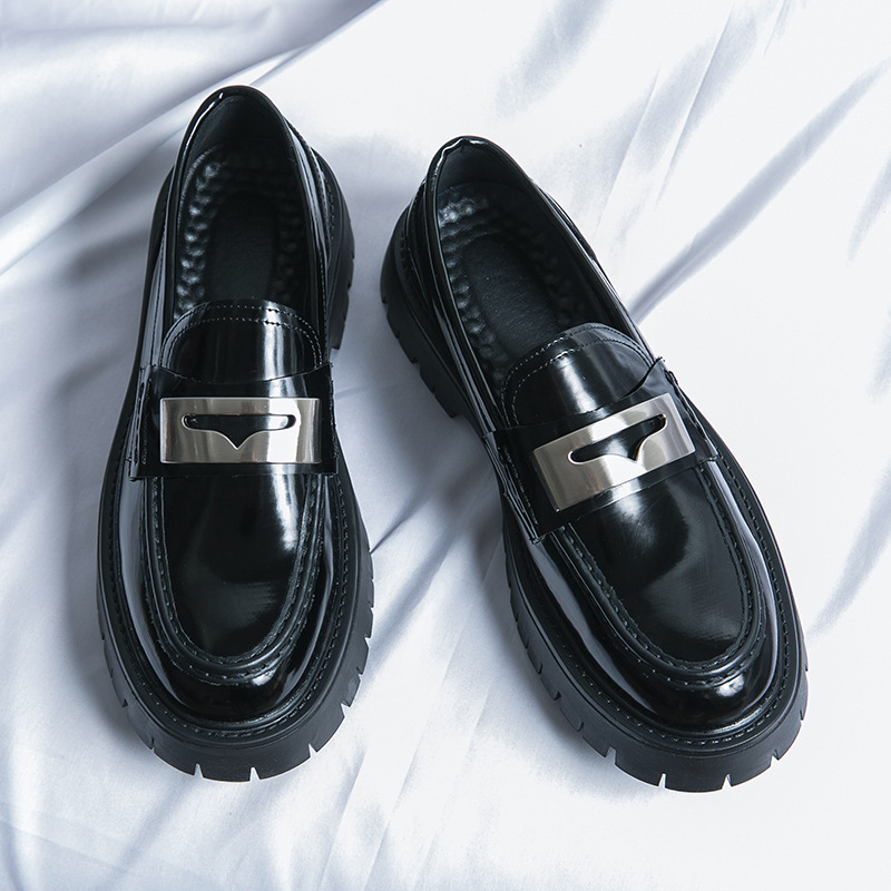 Primavera coreana zapatos de negocios de suela gruesa Lefour zapatos de cuero de moda para hombres, zapatos de altura brillante, zapatos de hombre de sonrisa abierta