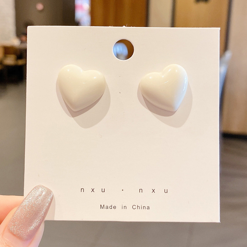 Pendientes de perlas, pendientes de estilo caliente, lujo ligero, pendientes simples de celebridades de Internet, accesorios de Yiwu, venta al por mayor