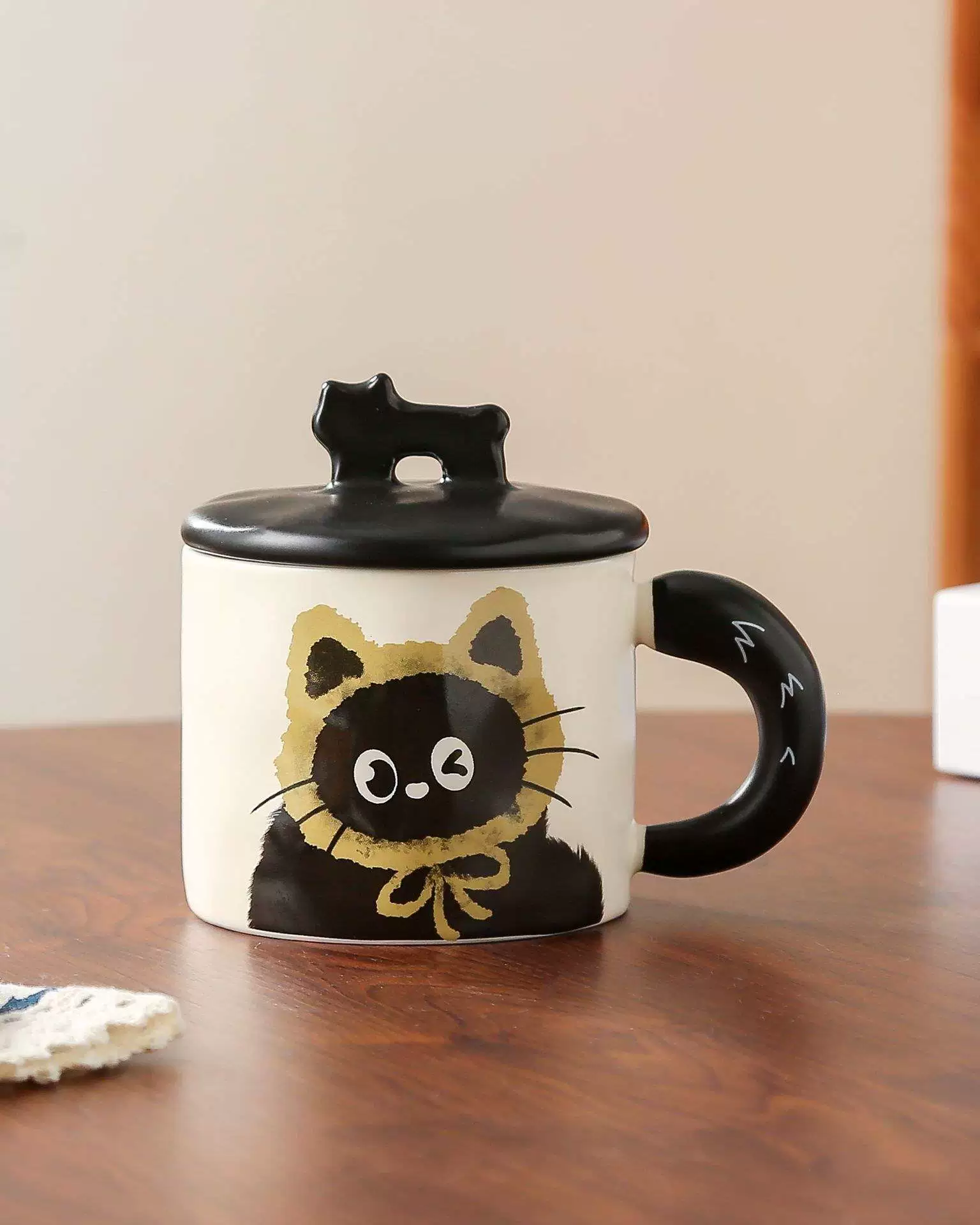 Creative Personalized Cat Mug with Lid for Hands-Friendly Gift Drinking Cup Cute Ceramic Coffee Cup Office Cup