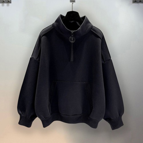 Half-zip black hoodie for men—spring and autumn, stand-up collar hooded American retro jacket—trendy, high-end, street-style men's wear for fall and winter.