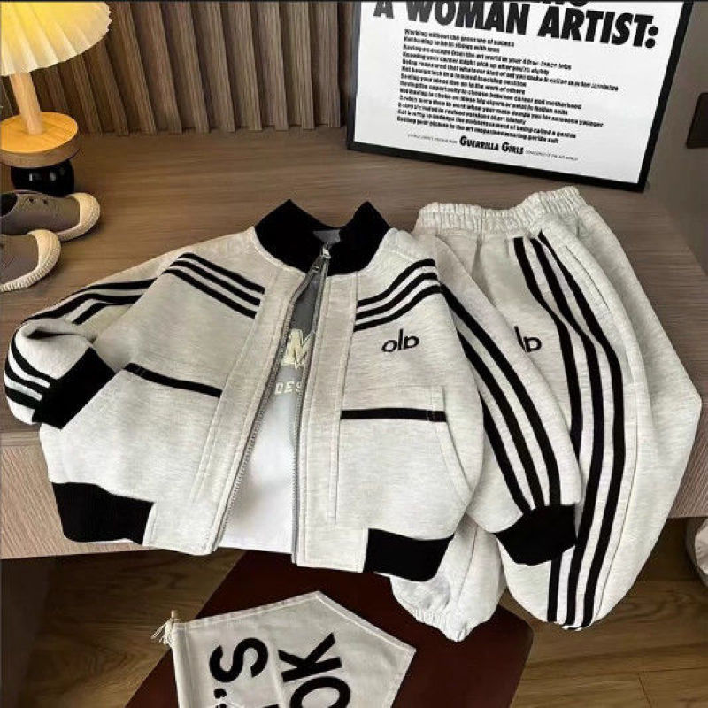 Boys' Suits for Spring and Autumn 2026 New Fashionable Casual Sports Suits for Young Children, Stylish Two-Piece Set for Spring and Autumn