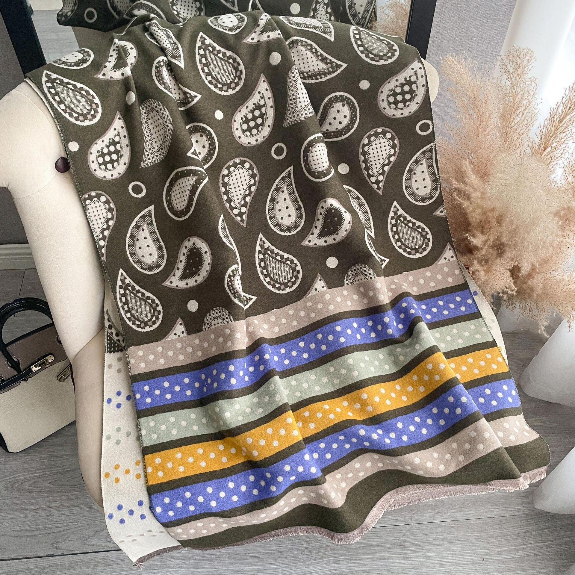 Nueva moda gruesa caliente chal de doble cara colorido a rayas Flor de anacardo Otoño e Invierno Cachemira-como bufanda larga para las mujeres