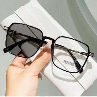 Anti-blue light discoloration glasses women's large frame high-value slimming plain light-sensitive discoloration myopia glasses finished glasses