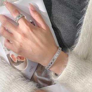 �p���ٸ�y�������CŮС���OӋ�о������԰ٴ��U���֭hins�L���