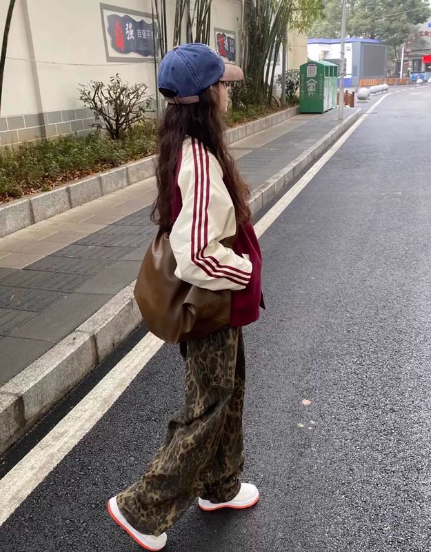 美式棒球服女春秋新款三条杆撞色字母设计感休闲宽松夹克外套女潮|undefined