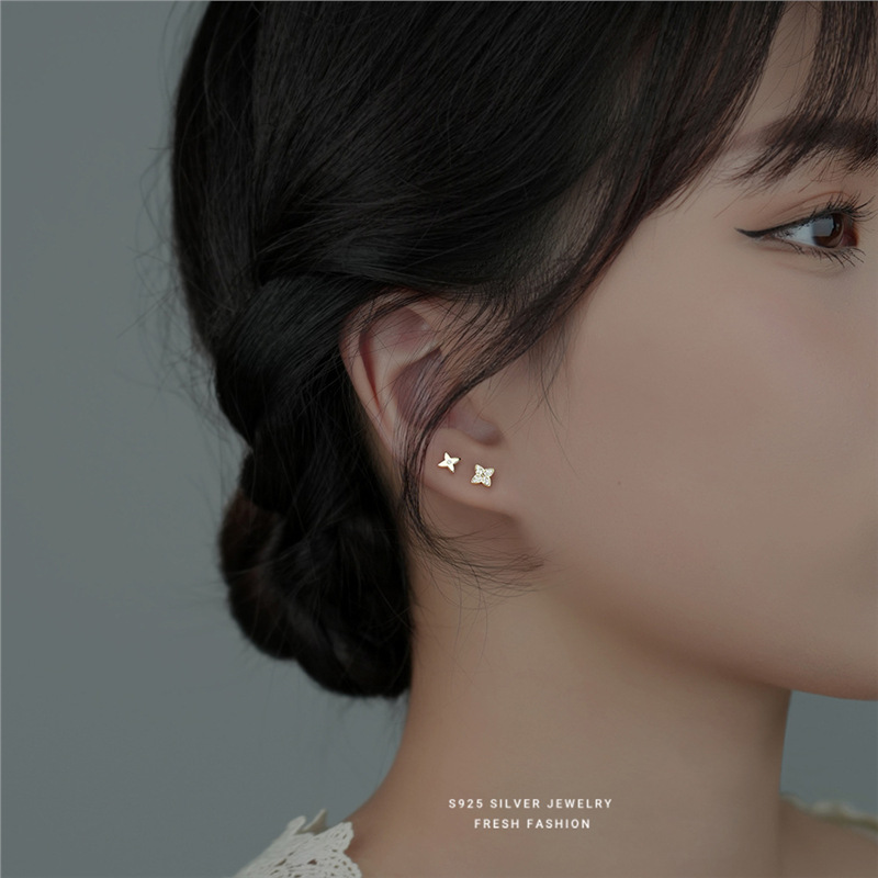 Sterling Silver Four Leaf Clover Stud Earrings Minimalist Style_voghion.com