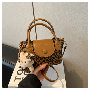 �͹��ﶬ�ɐ�ë�q����Ů���yë�q������r��ͨ�ڰ������μ�б���