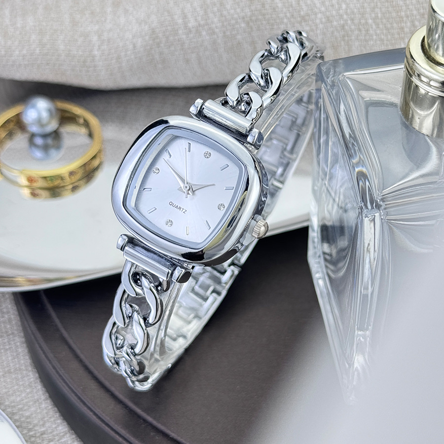 Small Arc Square Bracelet Chain Hip Hop Simple Personality Watch Small Sugar High Sense Women's Quartz Watch Batch
