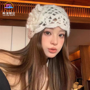 Spring and autumn, the original handmade faces, small hook flowers, three -dimensional flowers, Baotou hat, female literary retro knitted pile hat