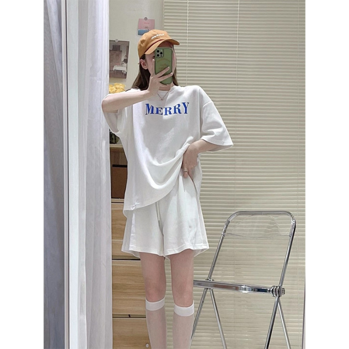 하얀색
