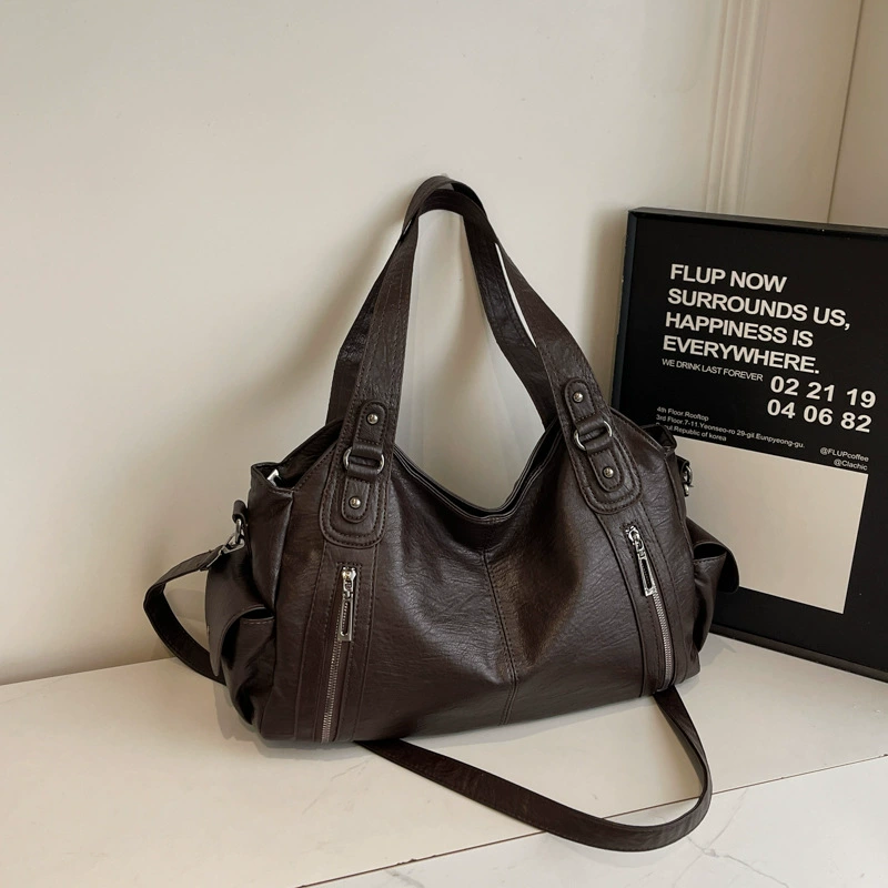 Universal fashionable capacious trend shoulder bag, high-end
