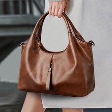 �羳�¿�Ůʿ�����ʱ�и�����Ƥ����б�����Լ�ٴ�ͨ�����ذ���