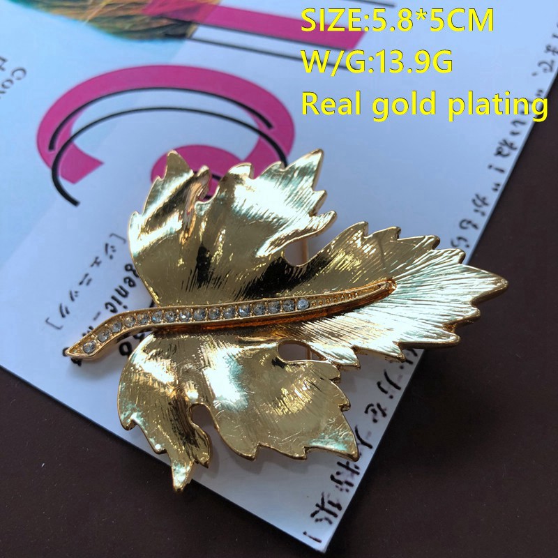 Electroplated Real Gold Turquoise Black Stone Cute Animal Drip Glazed Enamel Straw Hat Brooch Plant Leaves Pearl Pin display picture 28