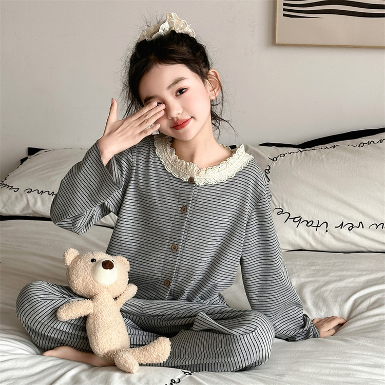 Girls Striped Pajamas suit 2025 New Spring Girl Sweet Lace Crewneck Home Clothes Casual Two-piece Set