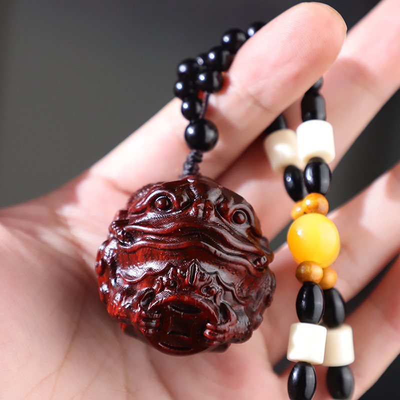 工場卸売紫檀手彫り木彫り貔貅財神ペンダント工芸品、ライブストリーミングや屋台で人気商品|undefined