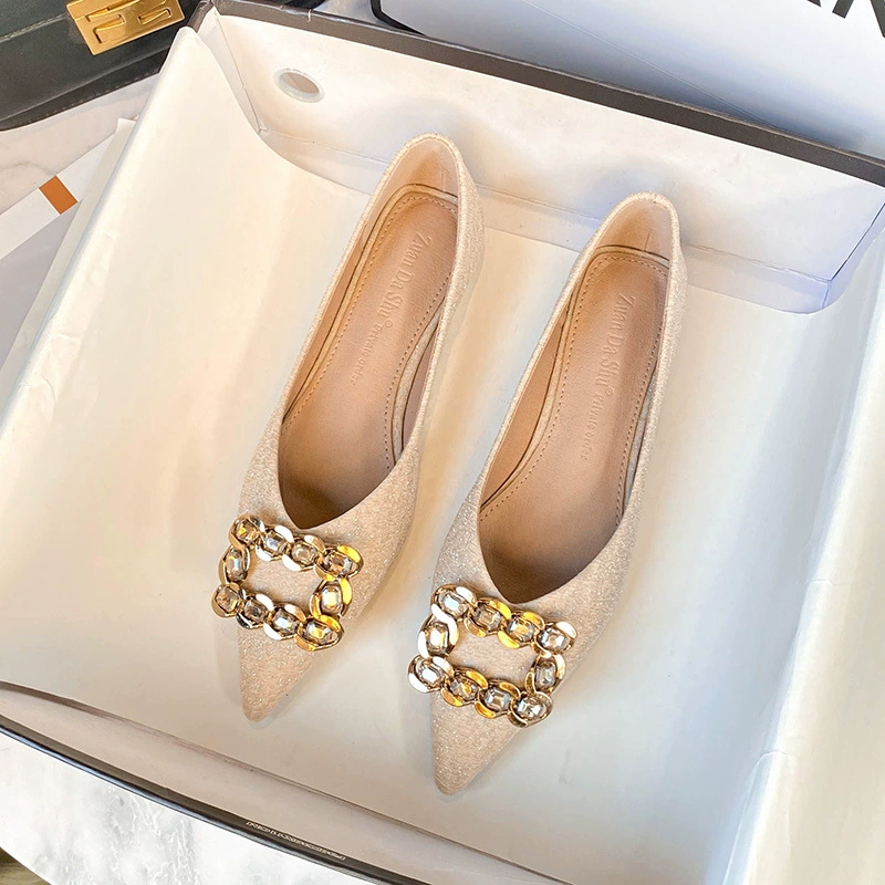 T82 французская одиночная обувь женская остроконечная плоскоподошва женская обувь 2024 новая страз квадратная пряжка большая женская обувь 41-43