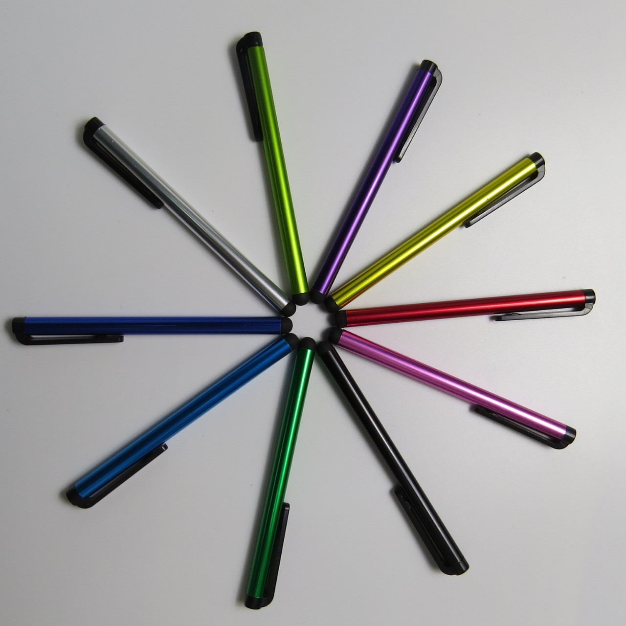 Venta al por mayor orden 7,0 lápiz óptico delgado pluma capacitiva con clip pantalla capacitiva universal pluma táctil asequible