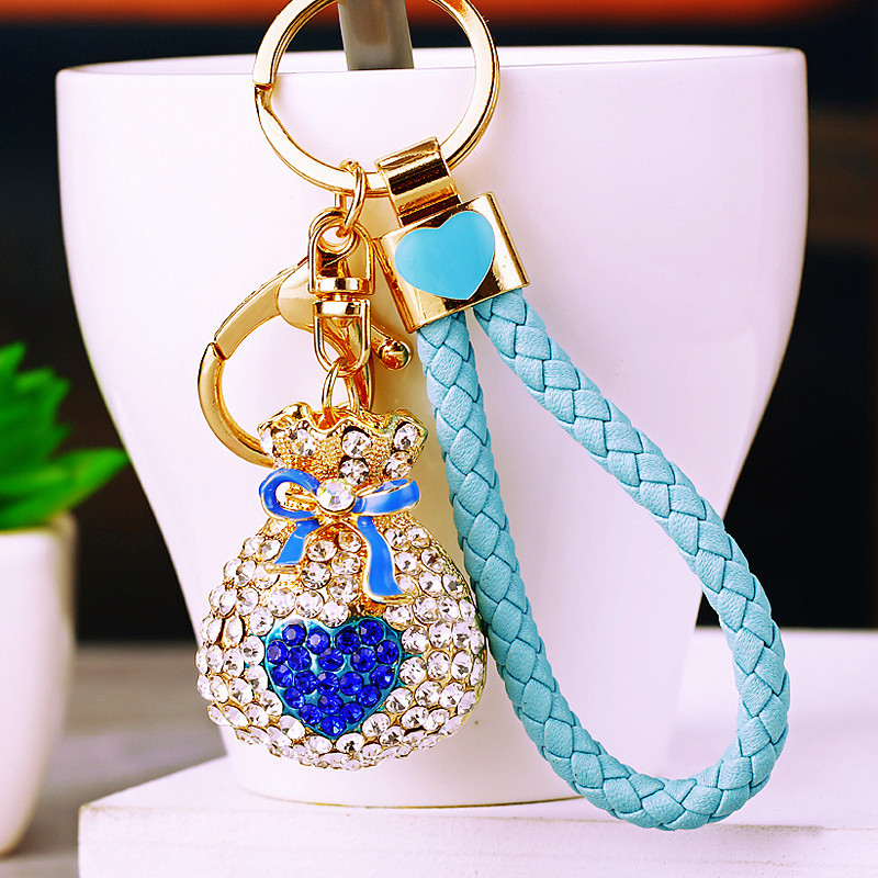 Diamond Embellished Heart Shaped Keyring For Handbags And Keys_voghion.com
