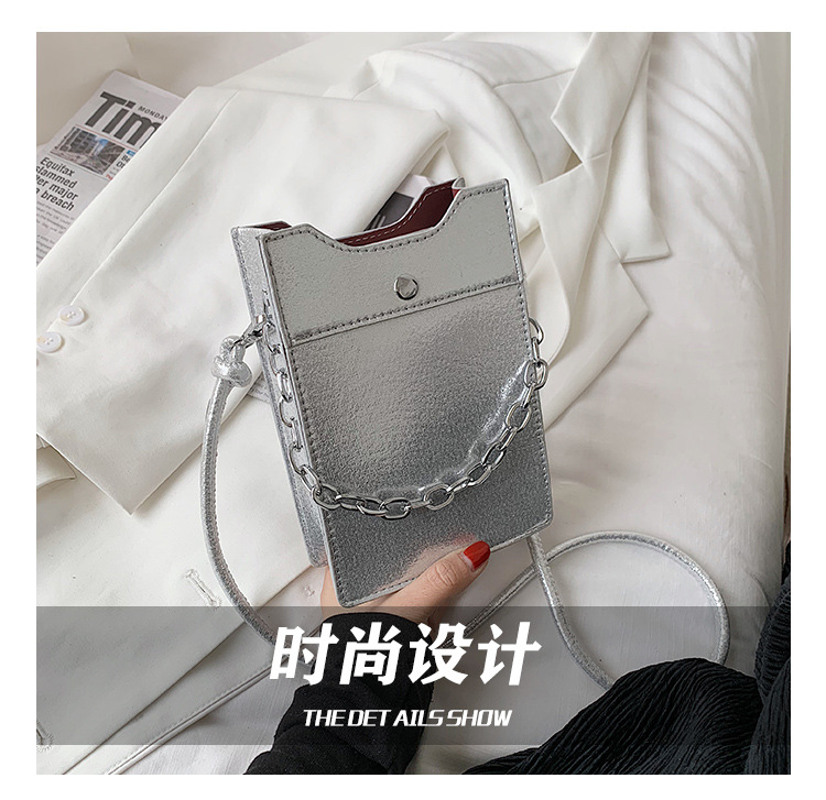 Fashion Chain Shiny Shoulder Messenger Portable Small Square Bag Wholesale display picture 1