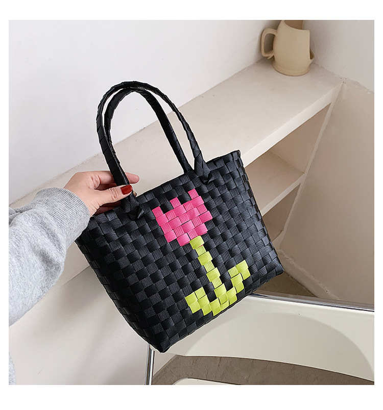 Fashion Woven Flower Portable Bag display picture 9